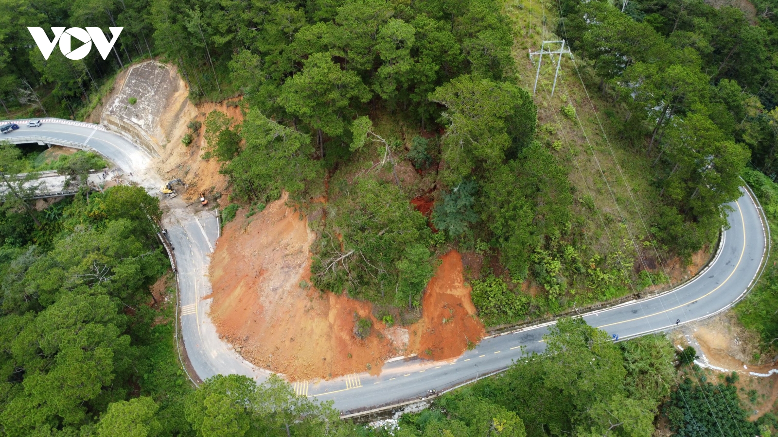 Lâm Đồng phong tỏa đèo D'Ran lên Đà Lạt vì nguy cơ sạt lở nghiêm trọng